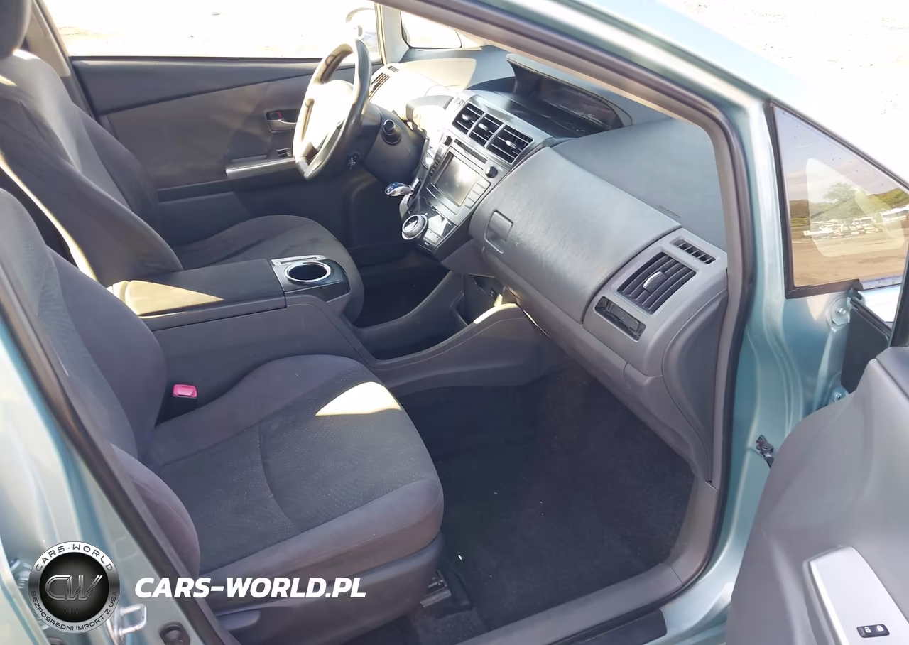 2013 Toyota Prius V Three VIN:JTDZN3EU2D3272723 - 5
