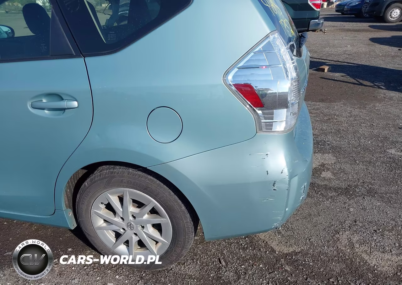 2013 Toyota Prius V Three VIN:JTDZN3EU2D3272723 - 6