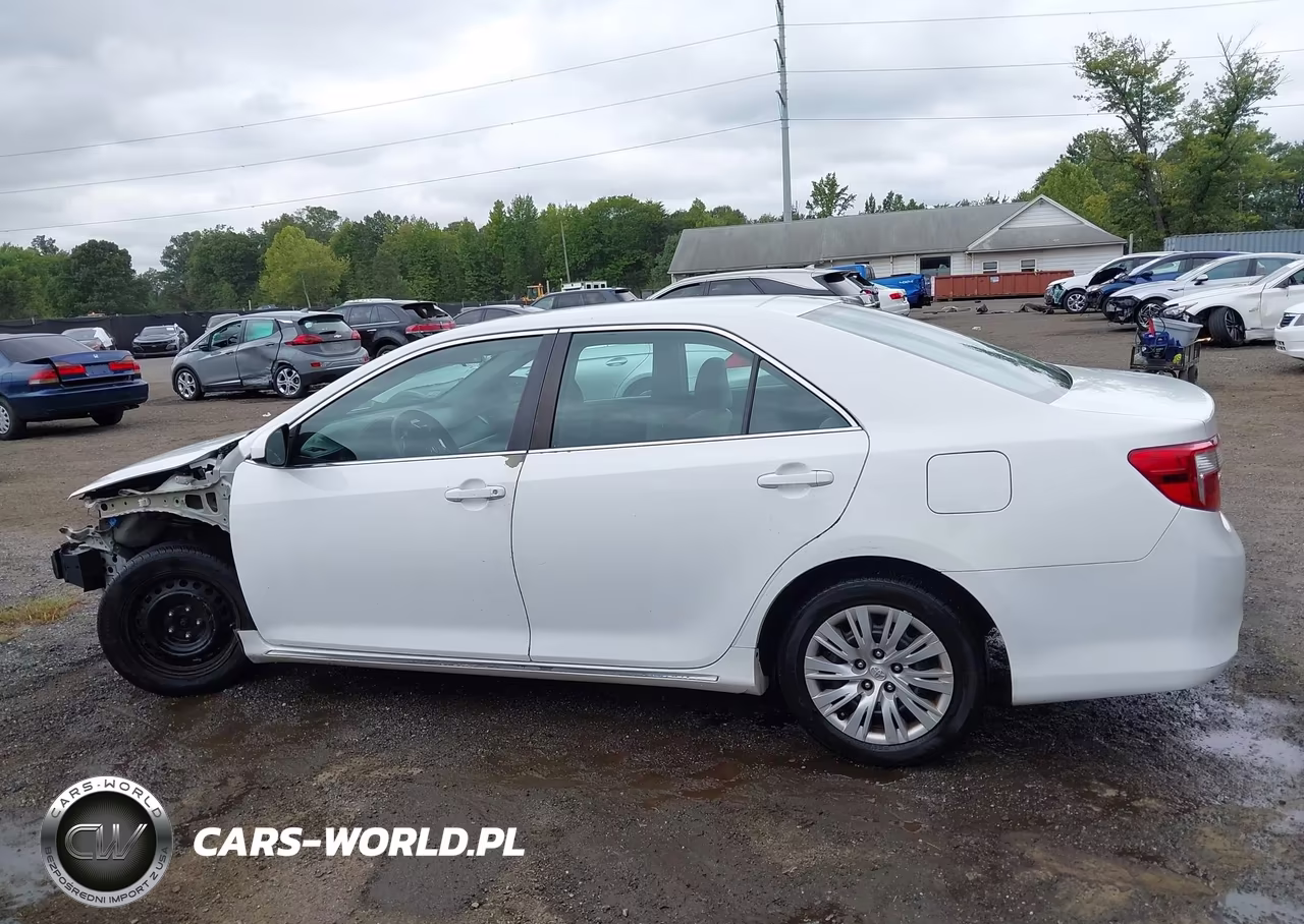 2014 Toyota Camry Le VIN:4T4BF1FK7ER380414 - 15