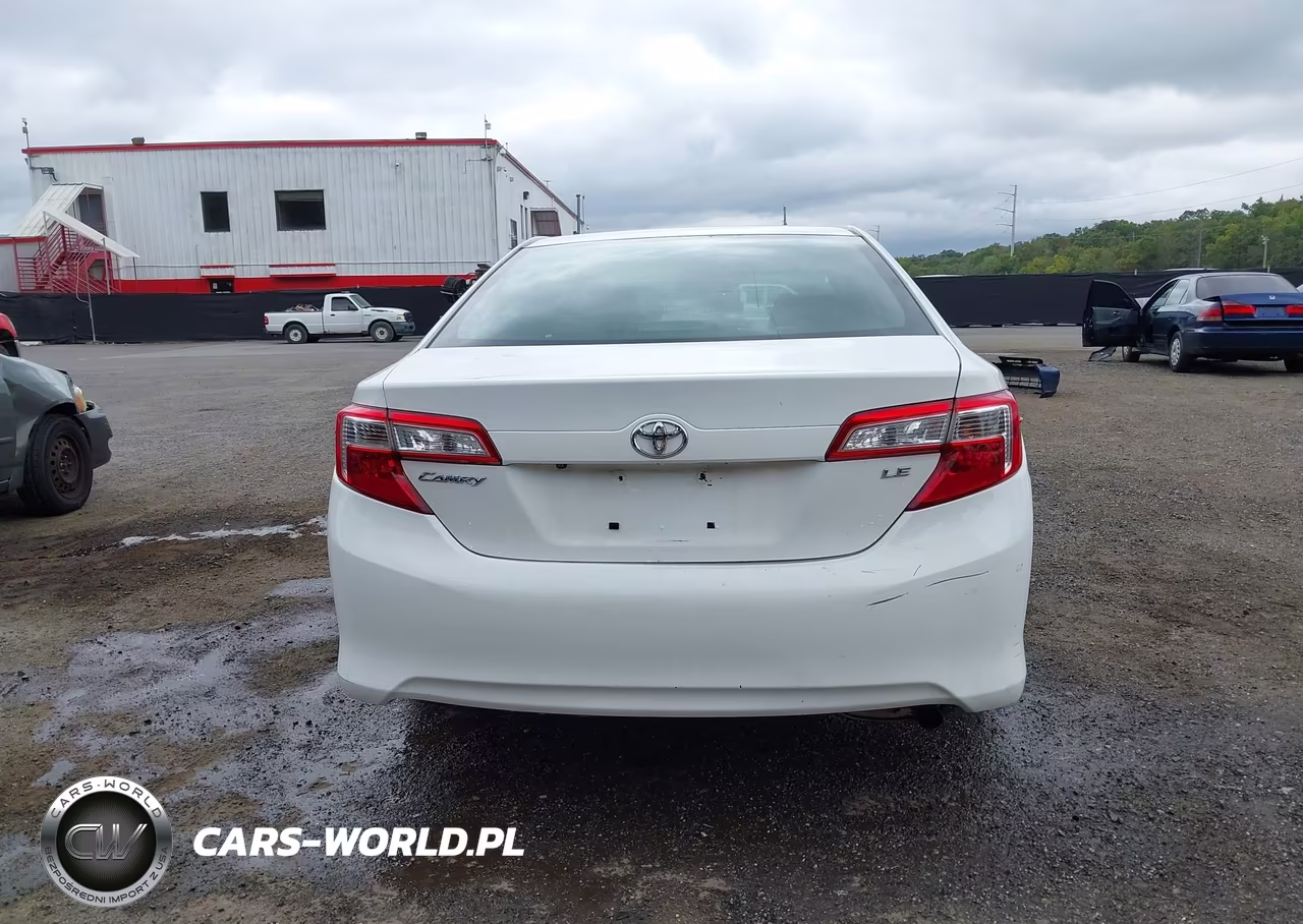 2014 Toyota Camry Le VIN:4T4BF1FK7ER380414 - 17