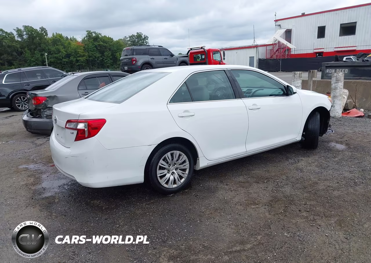 2014 Toyota Camry Le VIN:4T4BF1FK7ER380414 - 4