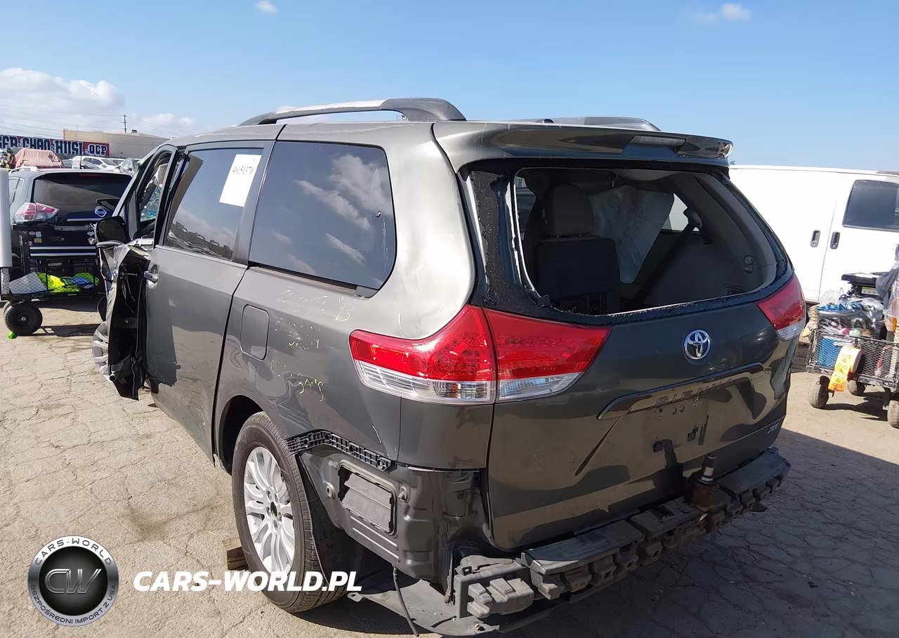 2013 Toyota Sienna Xle V6 8 Passenger VIN:5TDYK3DC2DS403659 - 3