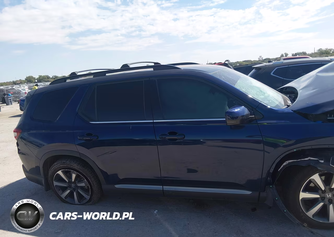 2025 Honda Pilot Elite VIN:5FNYG1H8XSB055073 - 12