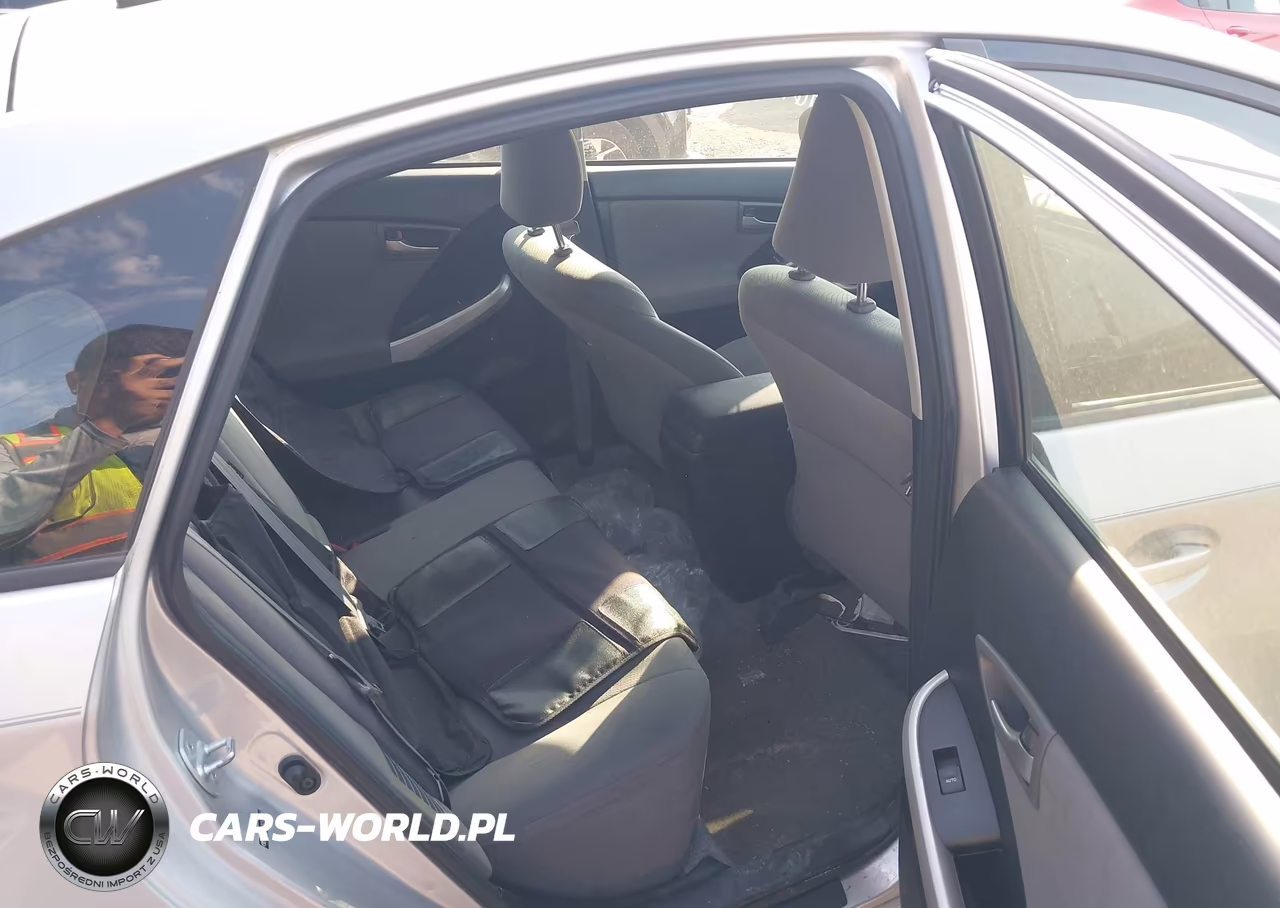 2012 Toyota Prius Two VIN:JTDKN3DU9C5490356 - 8