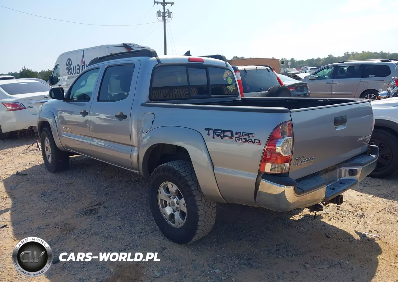 2015 Toyota Tacoma Prerunner V6 VIN:5TFJU4GNXFX082093 - 3