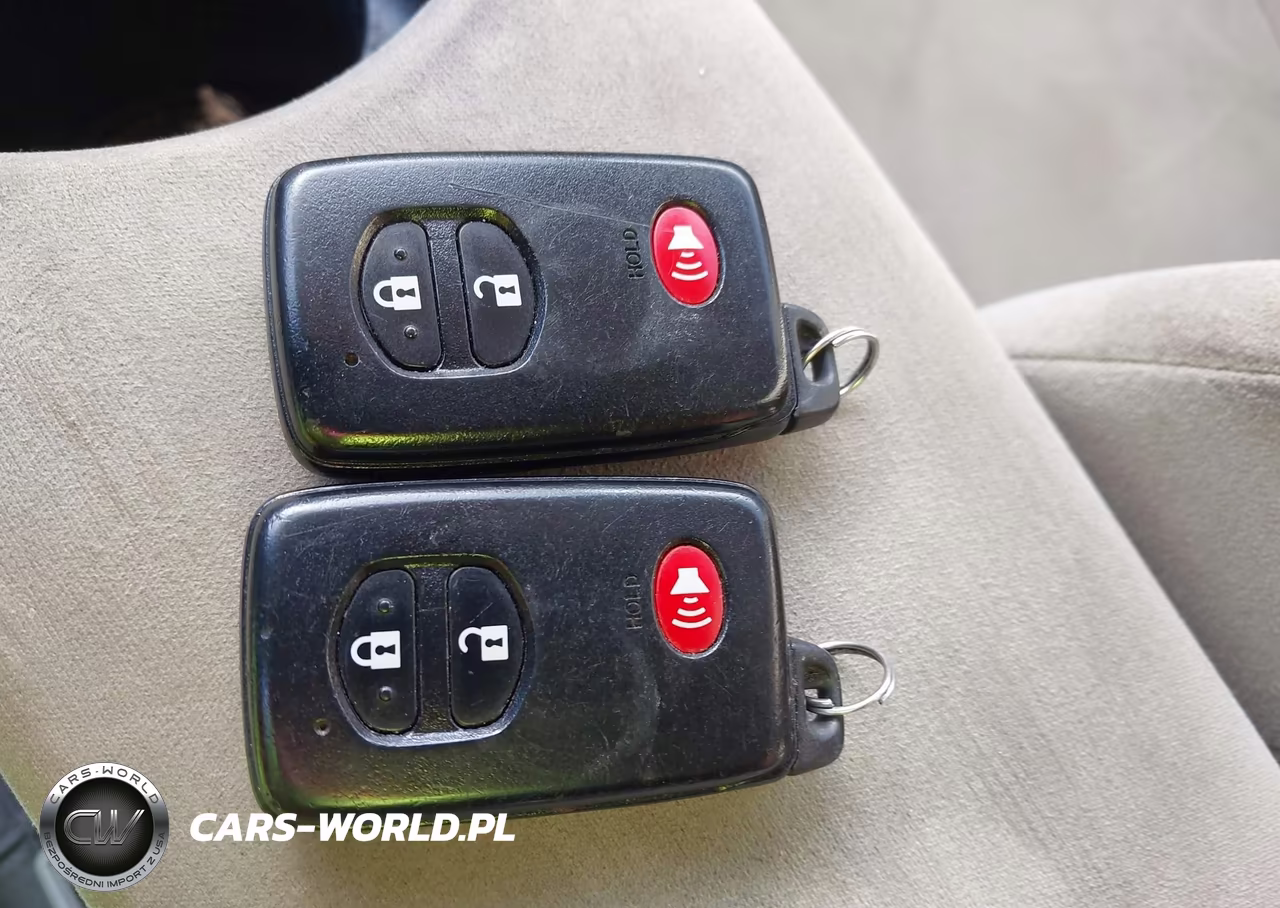 2014 Toyota Prius Three VIN:JTDKN3DU9E1757408 - 11