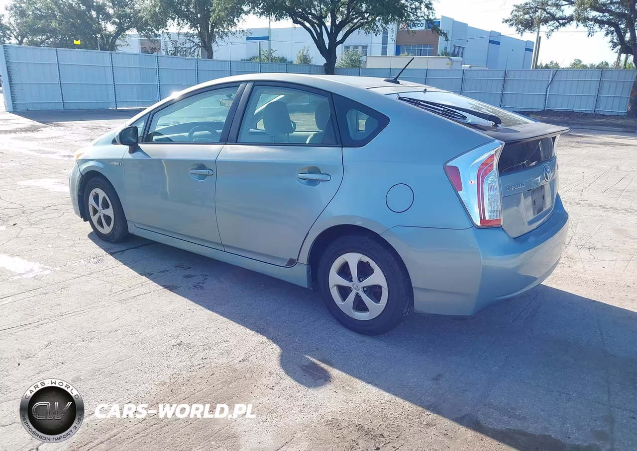 2014 Toyota Prius Three VIN:JTDKN3DU9E1757408 - 3