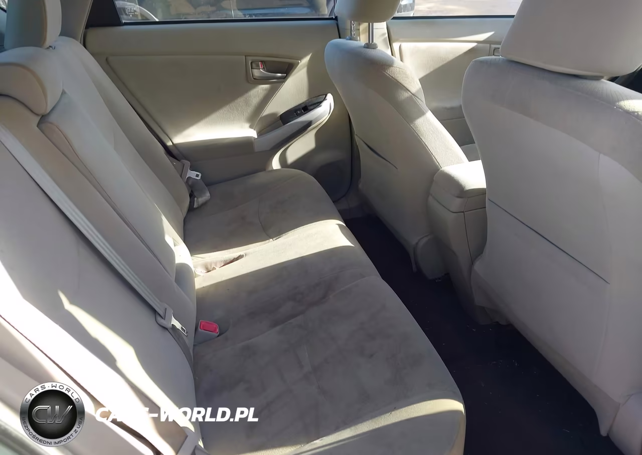 2014 Toyota Prius Three VIN:JTDKN3DU9E1757408 - 8