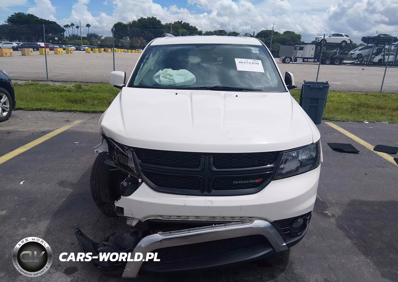 2018 Dodge Journey Crossroad VIN:3C4PDCGG0JT166577 - 12
