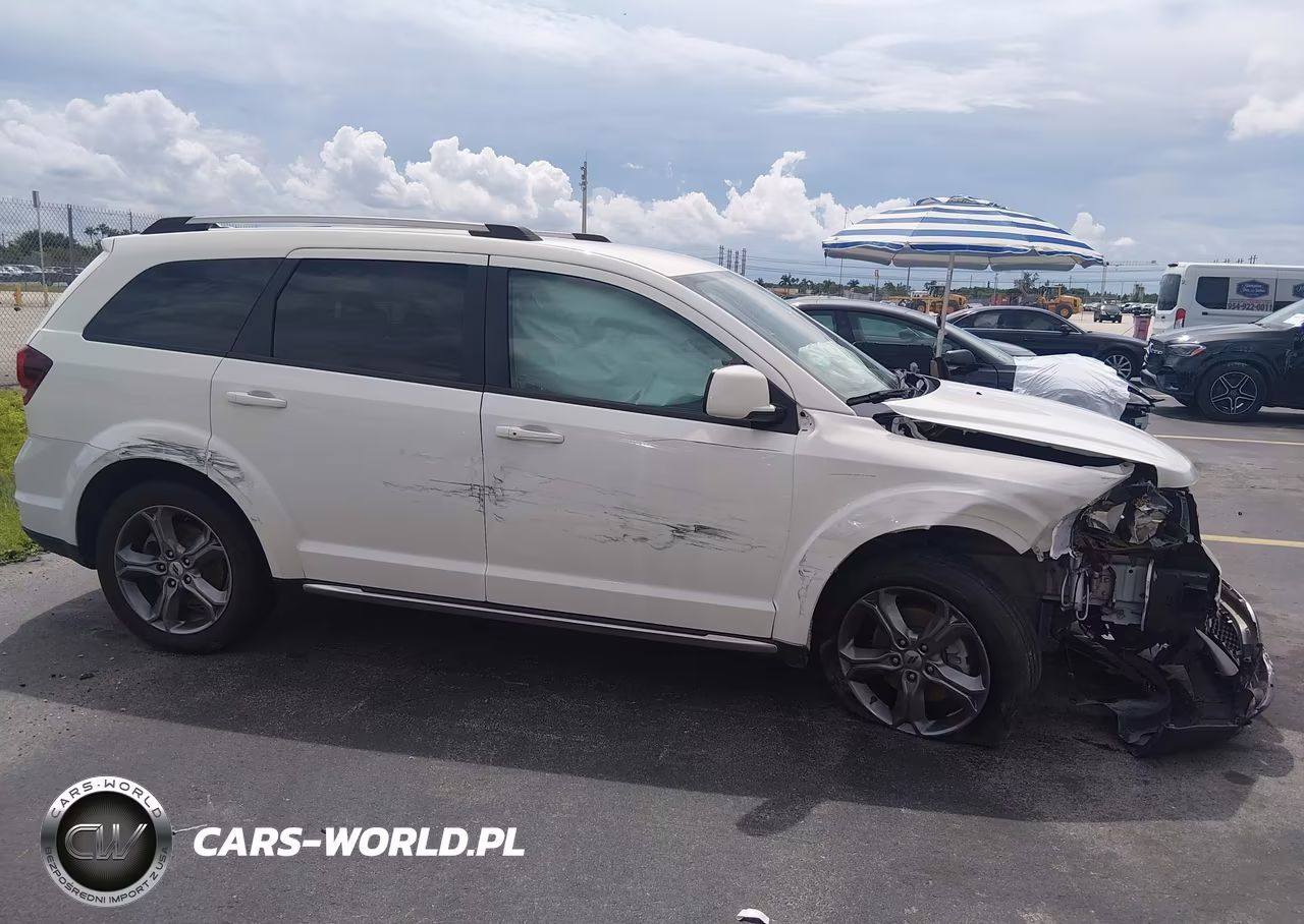 2018 Dodge Journey Crossroad VIN:3C4PDCGG0JT166577 - 13