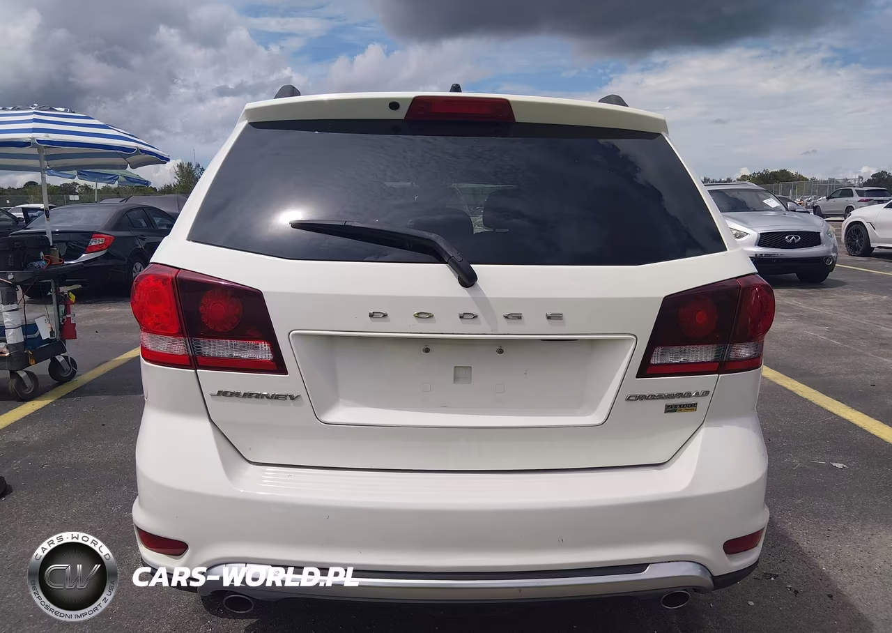 2018 Dodge Journey Crossroad VIN:3C4PDCGG0JT166577 - 16