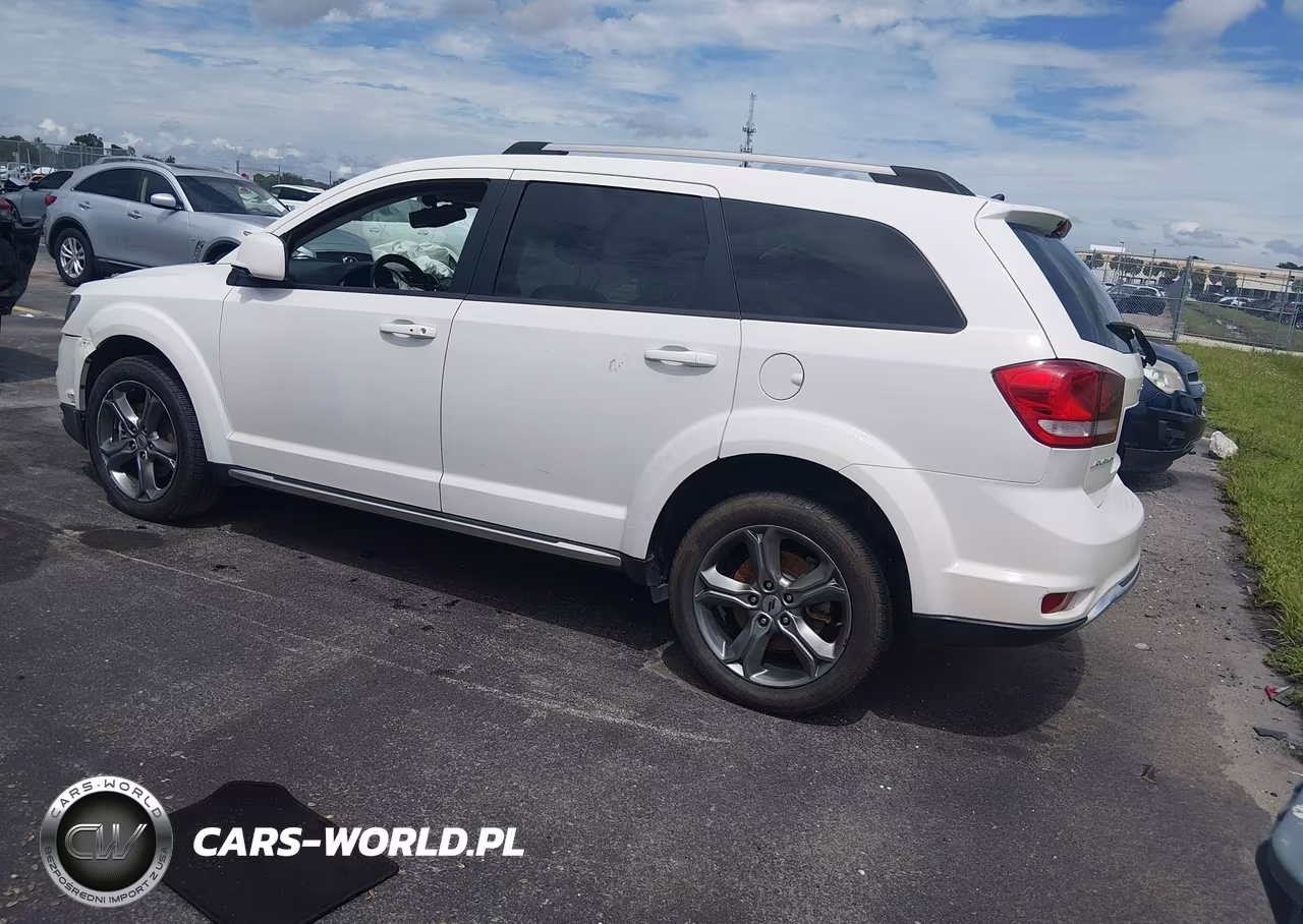 2018 Dodge Journey Crossroad VIN:3C4PDCGG0JT166577 - 3