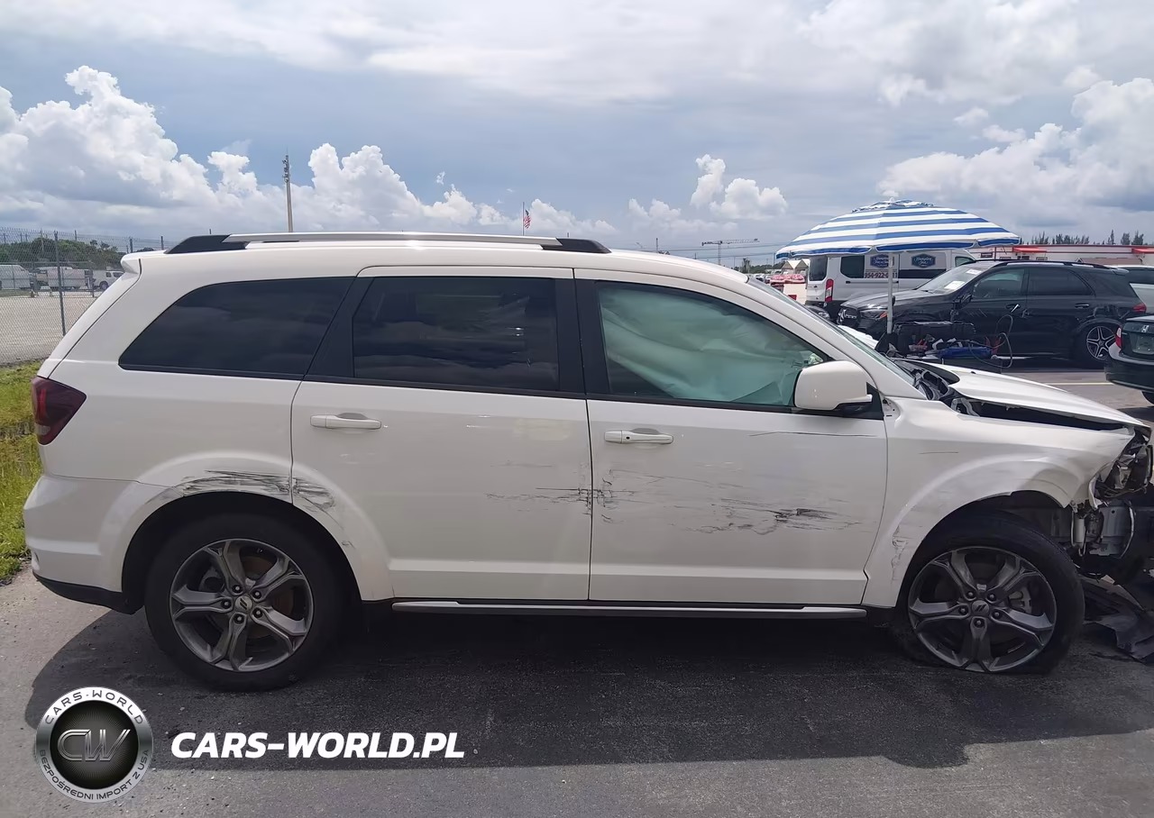 2018 Dodge Journey Crossroad VIN:3C4PDCGG0JT166577 - 6