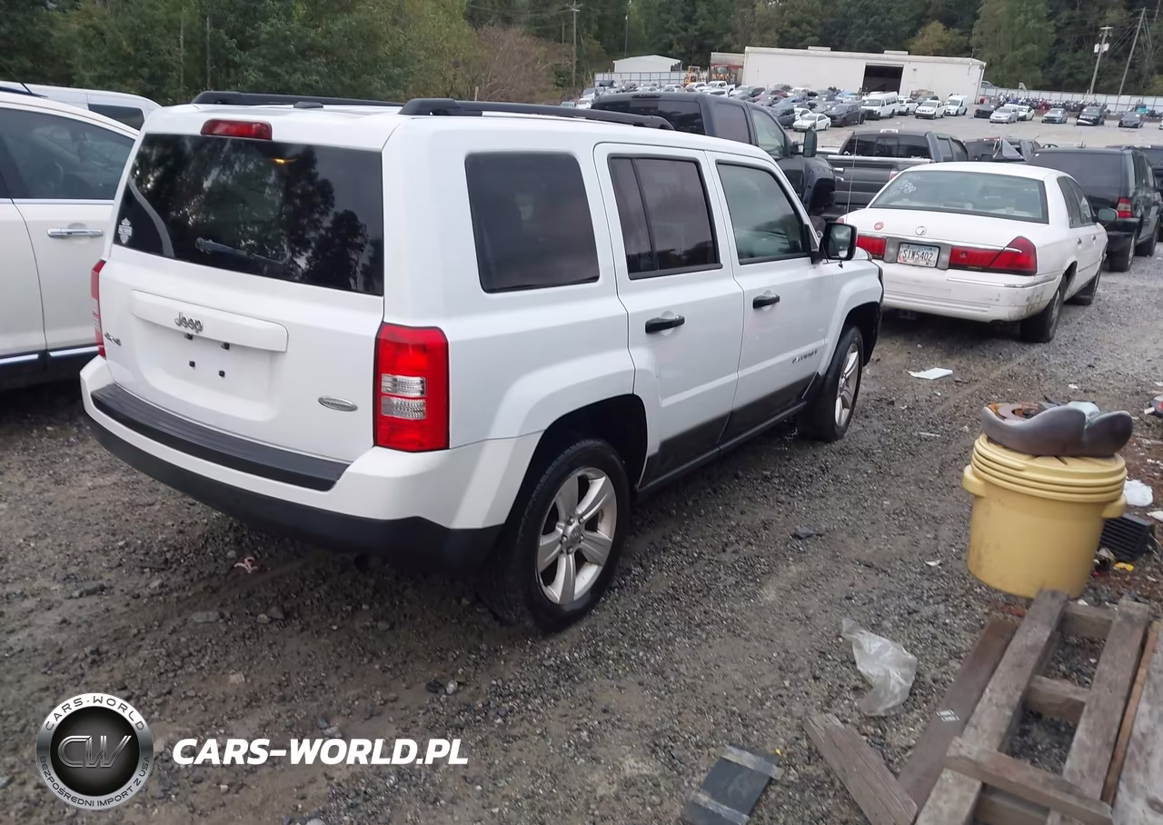 2015 Jeep Patriot Latitude VIN:1C4NJRFB9FD188373 - 4