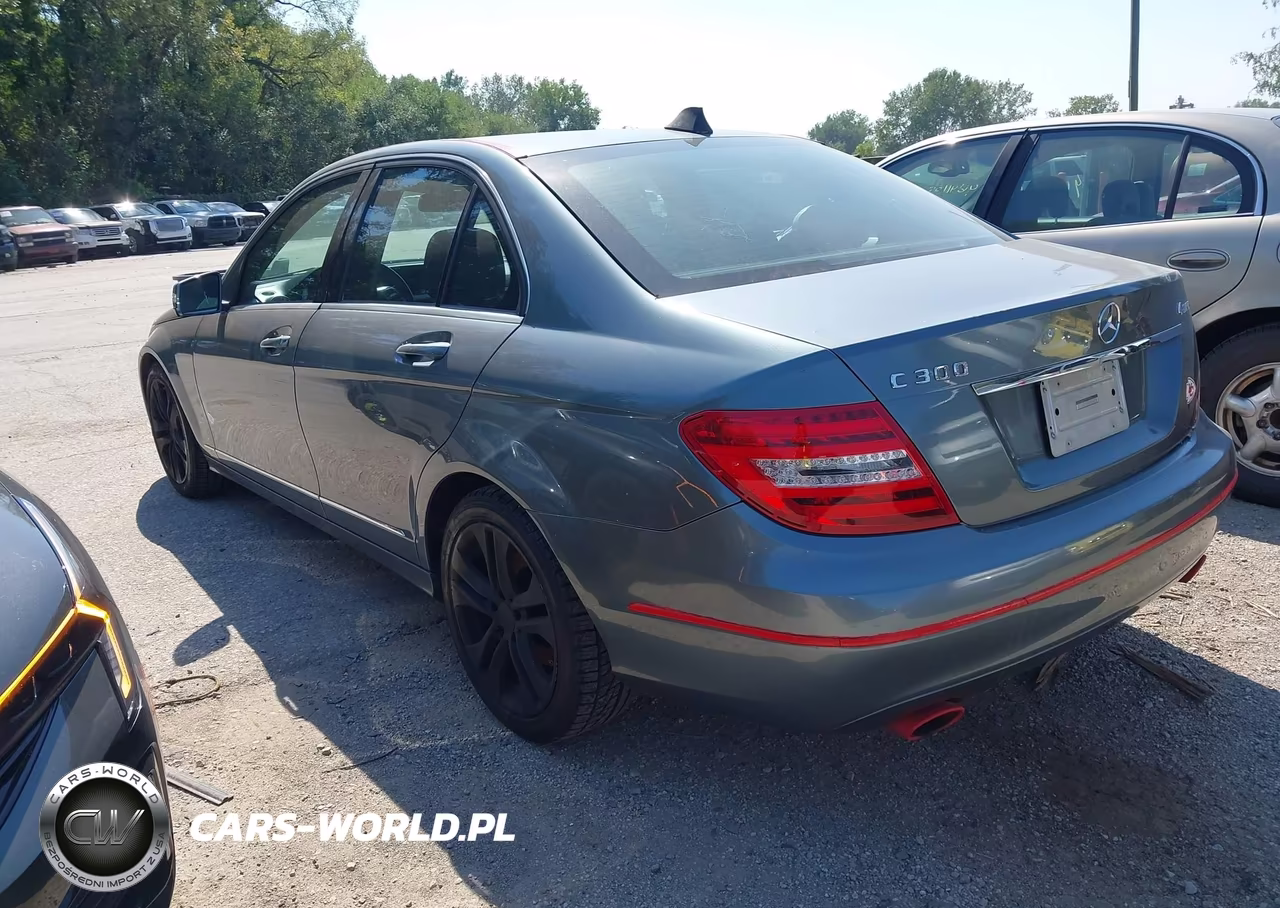 2012 Mercedes-Benz C 300 Luxury 4Matic-Sport 4Matic VIN:WDDGF8BB5CA615187 - 3