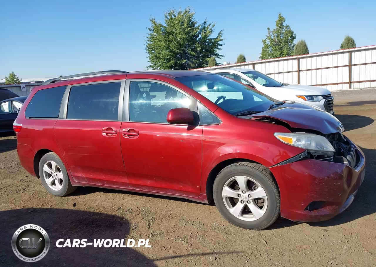 2015 Toyota Sienna Le 8 Passenger VIN:5TDKK3DC6FS534442 - 14