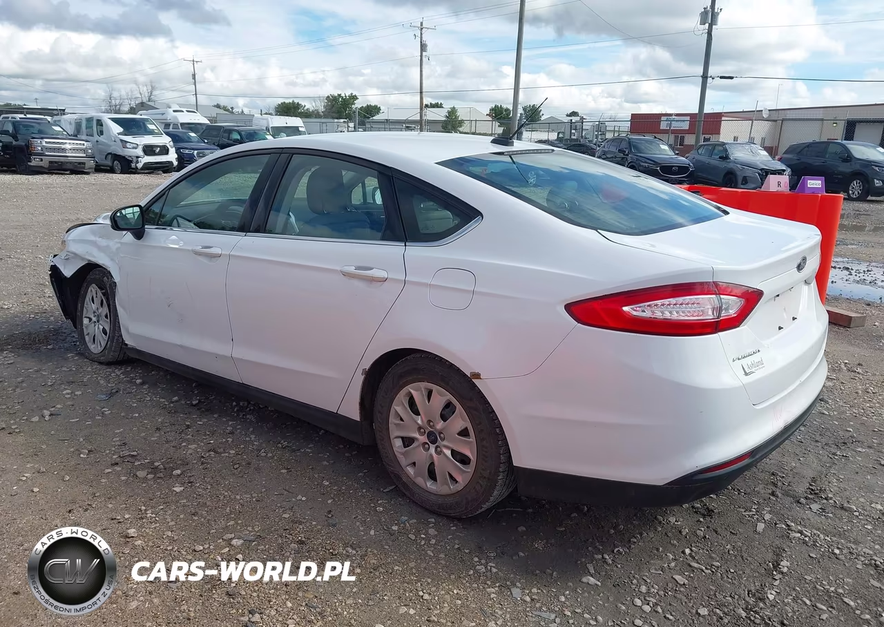 2014 Ford Fusion S VIN:3FA6P0G77ER322429 - 3