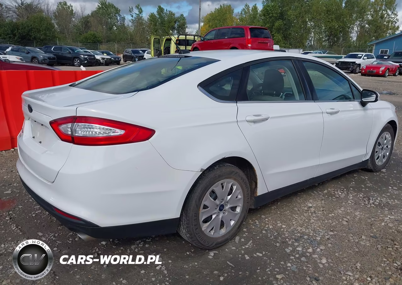 2014 Ford Fusion S VIN:3FA6P0G77ER322429 - 4