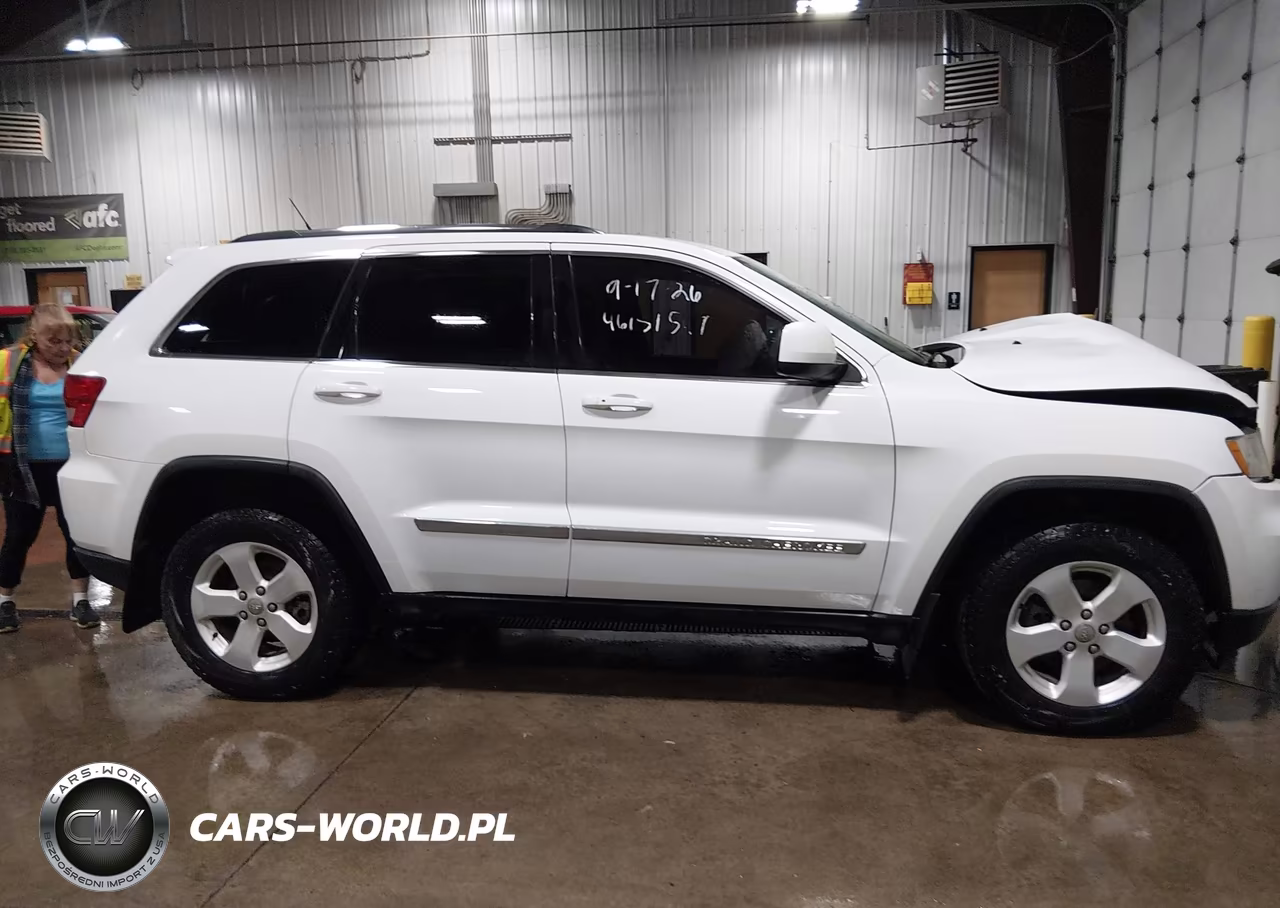 2013 Jeep Grand Cherokee Laredo VIN:1C4RJFAT6DC539372 - 13
