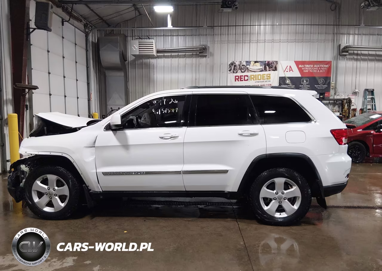 2013 Jeep Grand Cherokee Laredo VIN:1C4RJFAT6DC539372 - 14