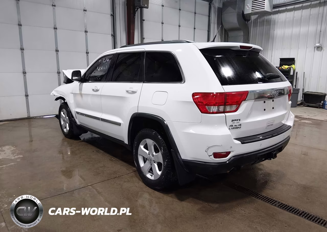 2013 Jeep Grand Cherokee Laredo VIN:1C4RJFAT6DC539372 - 3