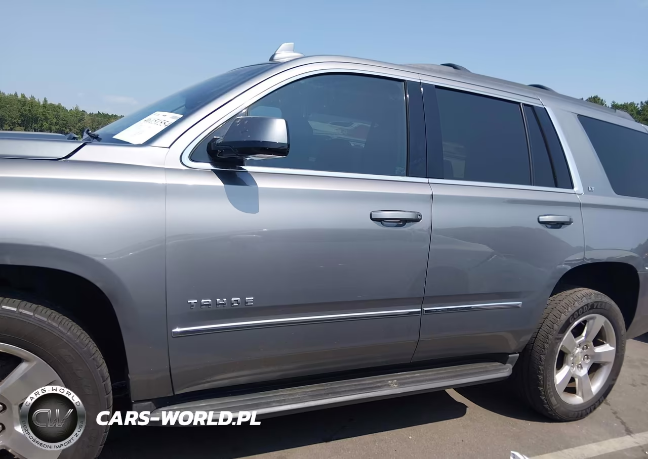 2019 Chevrolet Tahoe Lt VIN:1GNSCBKC5KR360079 - 14