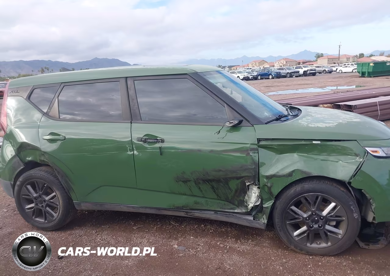 2021 Kia Soul Ex VIN:KNDJ33AU2M7127604 - 13