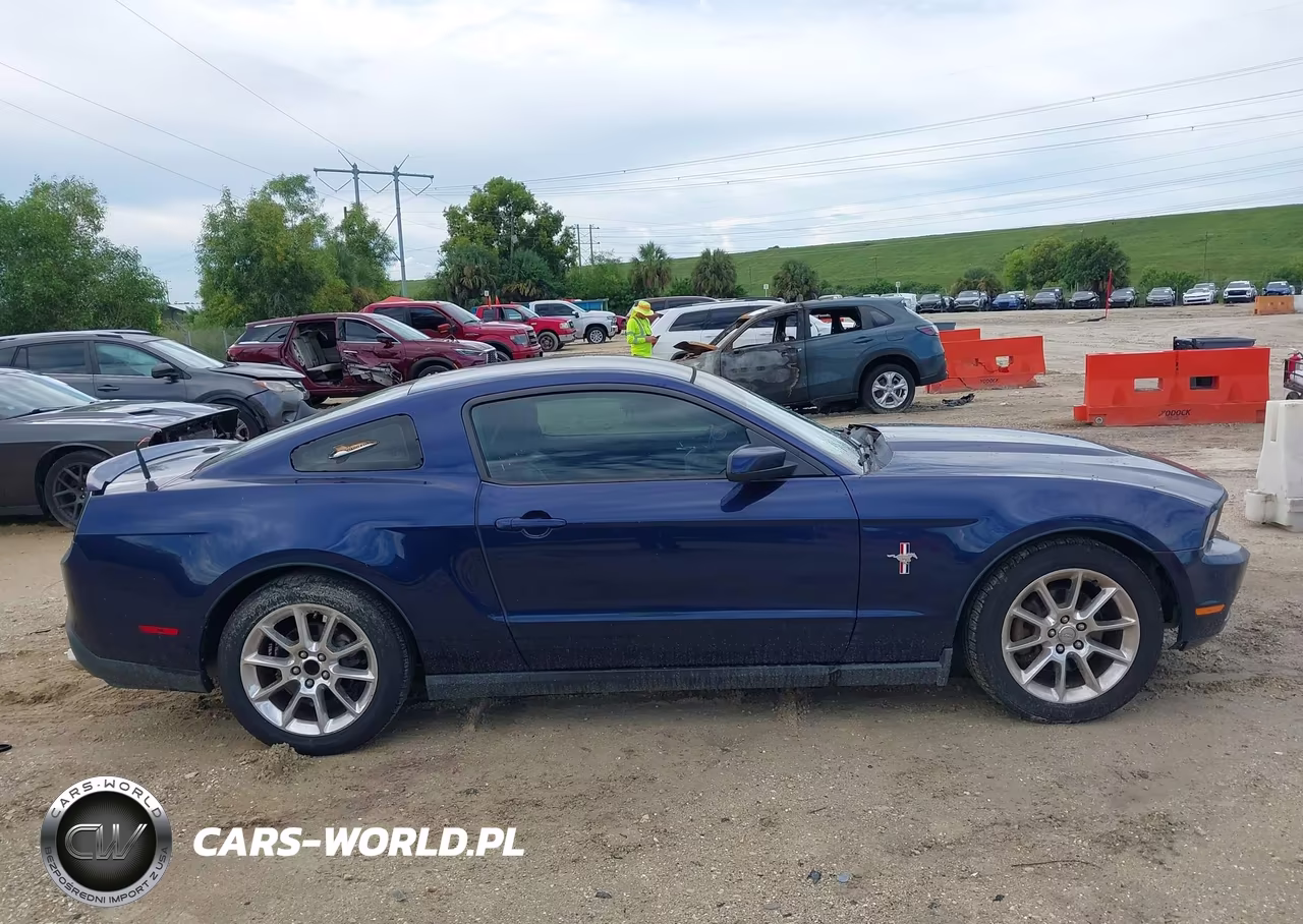 2011 Ford Mustang V6 Premium VIN:1ZVBP8AM1B5153090 - 13