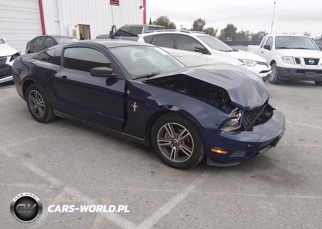 2010 Ford Mustang V6-V6 Premium