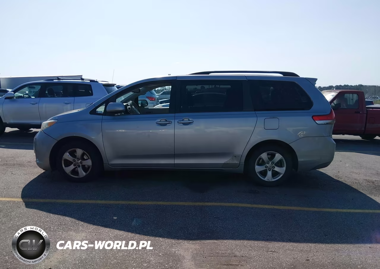 2013 Toyota Sienna Le V6 8 Passenger VIN:5TDKK3DC0DS301105 - 14
