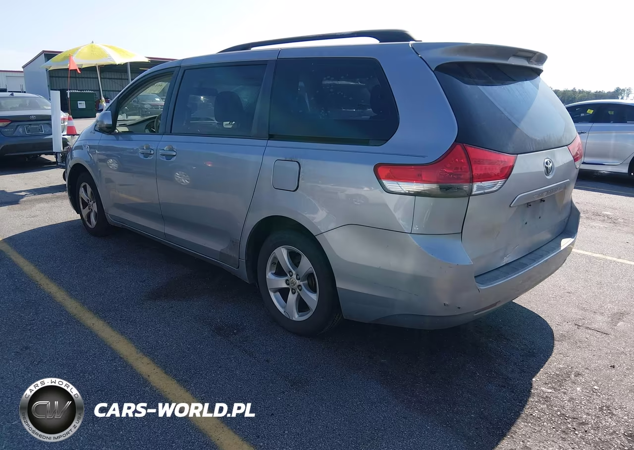 2013 Toyota Sienna Le V6 8 Passenger VIN:5TDKK3DC0DS301105 - 3