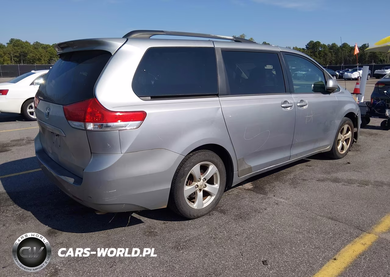 2013 Toyota Sienna Le V6 8 Passenger VIN:5TDKK3DC0DS301105 - 4