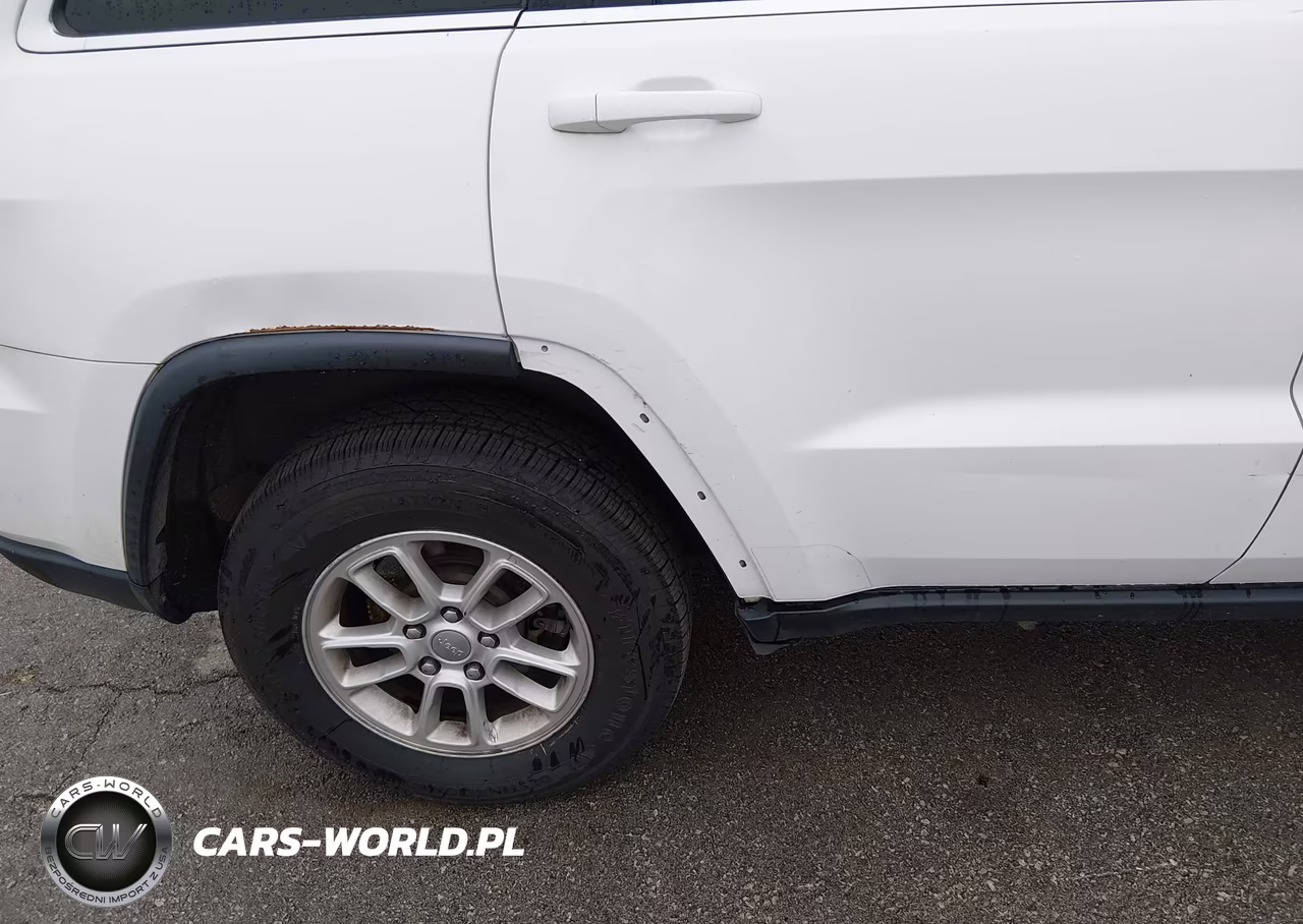 2018 Jeep Grand Cherokee Laredo VIN:1C4RJFAG4JC328623 - 6