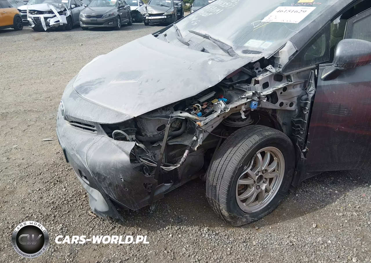 2017 Toyota Prius V Two VIN:JTDZN3EU8HJ063505 - 6