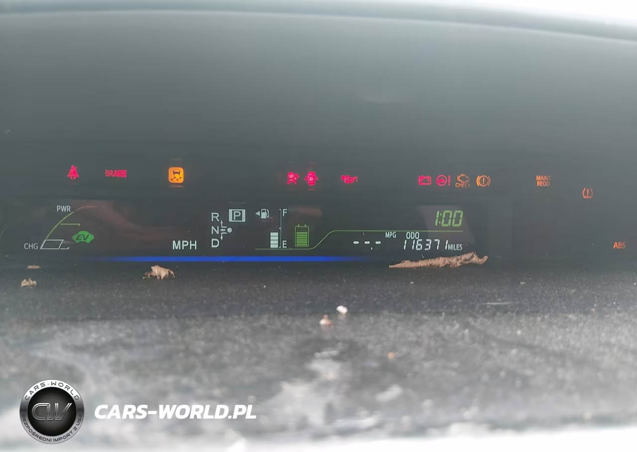 2017 Toyota Prius V Two VIN:JTDZN3EU8HJ063505 - 7