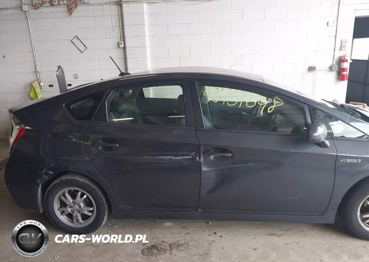 2011 Toyota Prius Four VIN:JTDKN3DU2B0266826 - 13