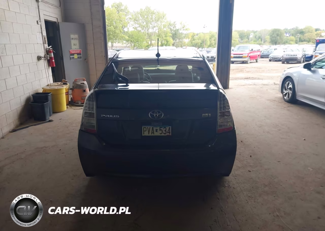 2011 Toyota Prius Four VIN:JTDKN3DU2B0266826 - 16