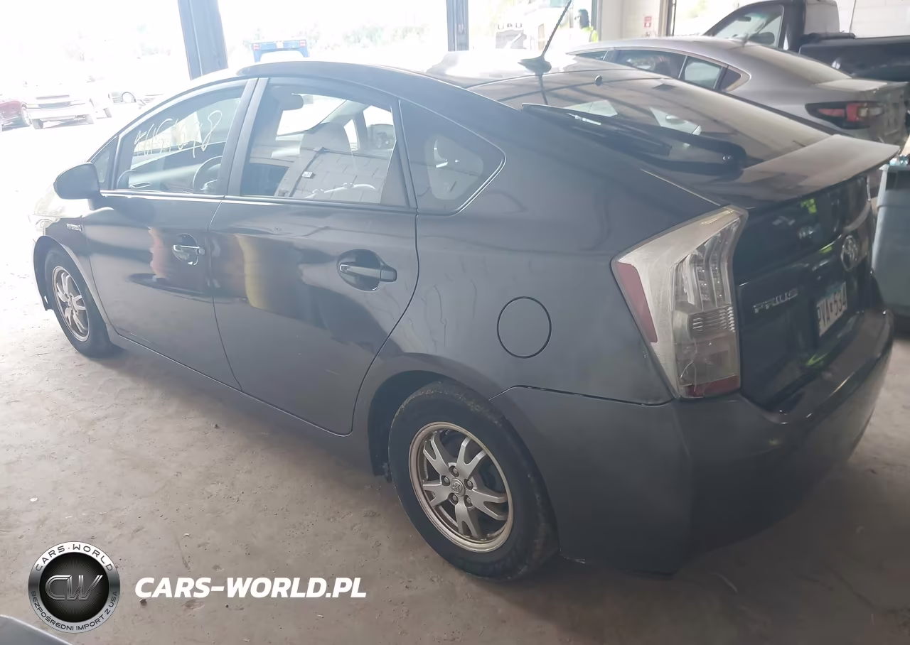 2011 Toyota Prius Four VIN:JTDKN3DU2B0266826 - 3