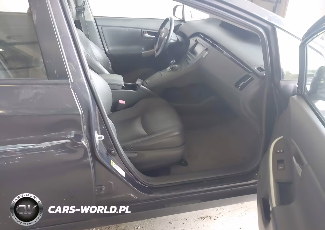 2011 Toyota Prius Four VIN:JTDKN3DU2B0266826 - 5