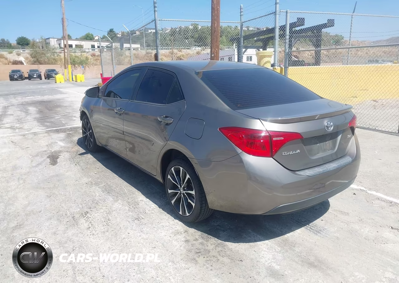 2019 Toyota Corolla Se VIN:2T1BURHE8KC160850 - 3