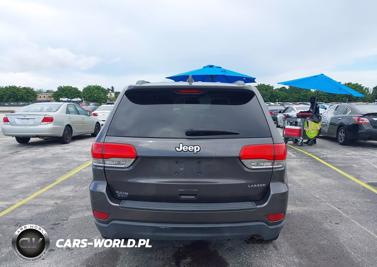 2015 Jeep Grand Cherokee Laredo VIN:1C4RJEAG1FC785987 - 16