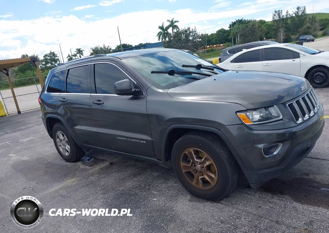 2015 Jeep Grand Cherokee Laredo VIN:1C4RJEAG1FC785987 - 17