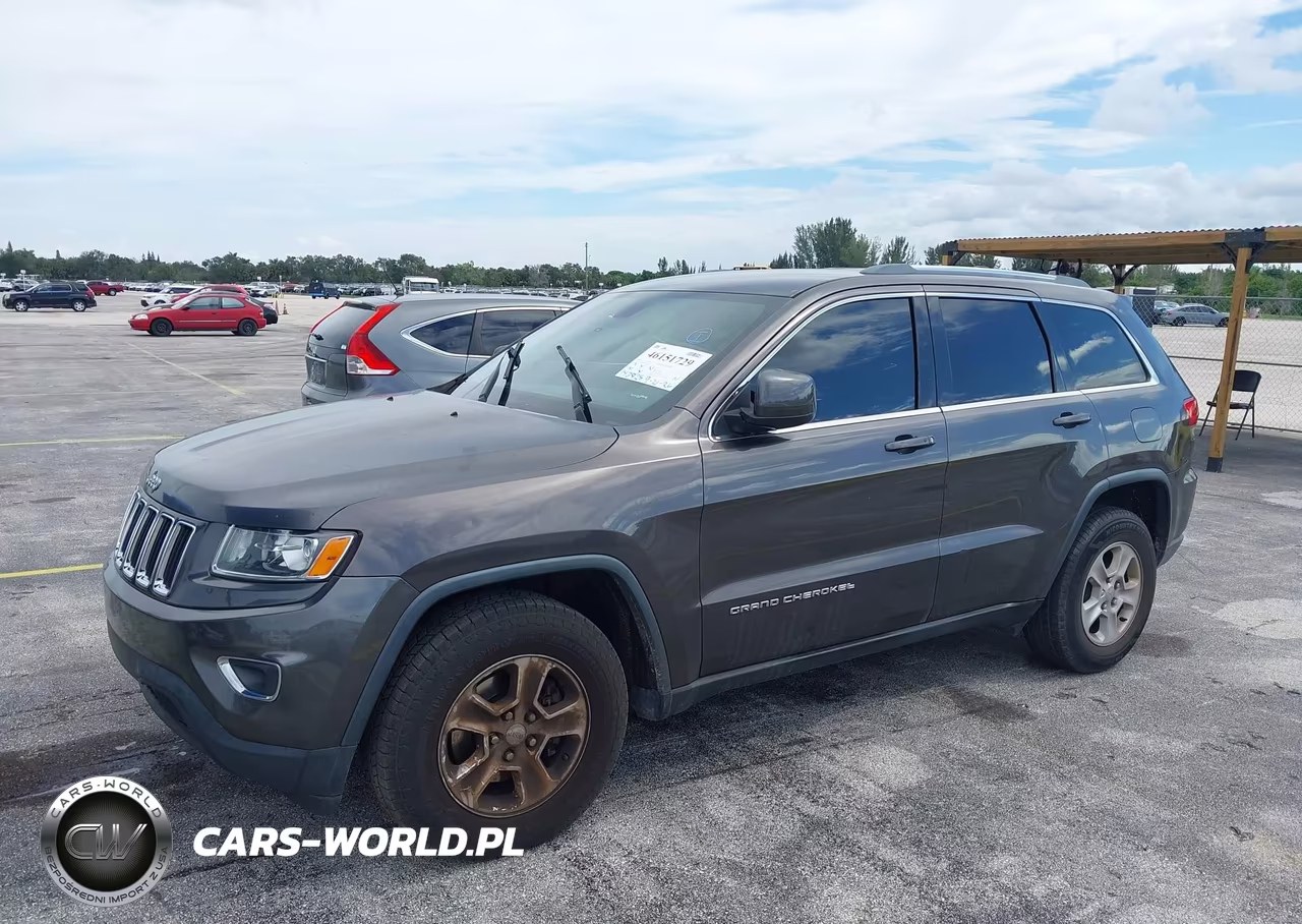 2015 Jeep Grand Cherokee Laredo VIN:1C4RJEAG1FC785987 - 18