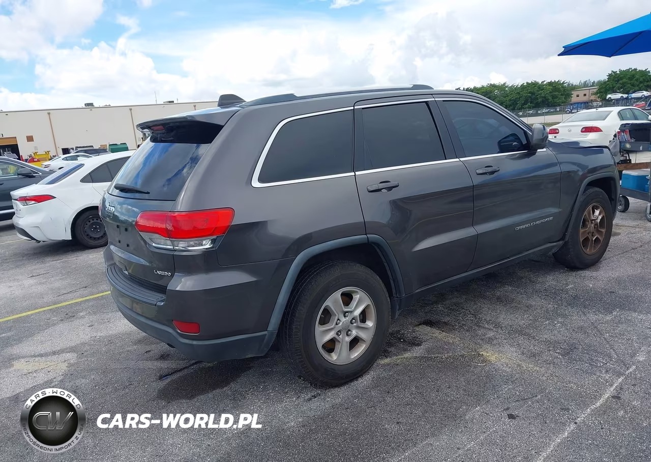 2015 Jeep Grand Cherokee Laredo VIN:1C4RJEAG1FC785987 - 4
