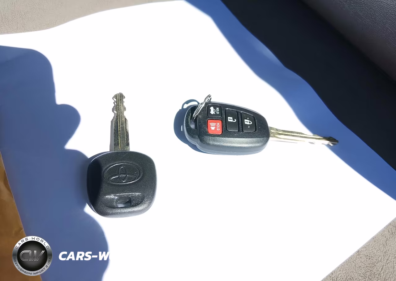 2017 Toyota Corolla Le VIN:5YFBURHE1HP697908 - 11