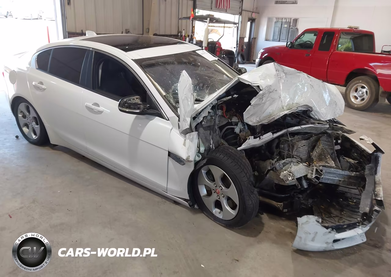 2018 Jaguar Xe 25T VIN:SAJAR4FX5JCP32941 - 1
