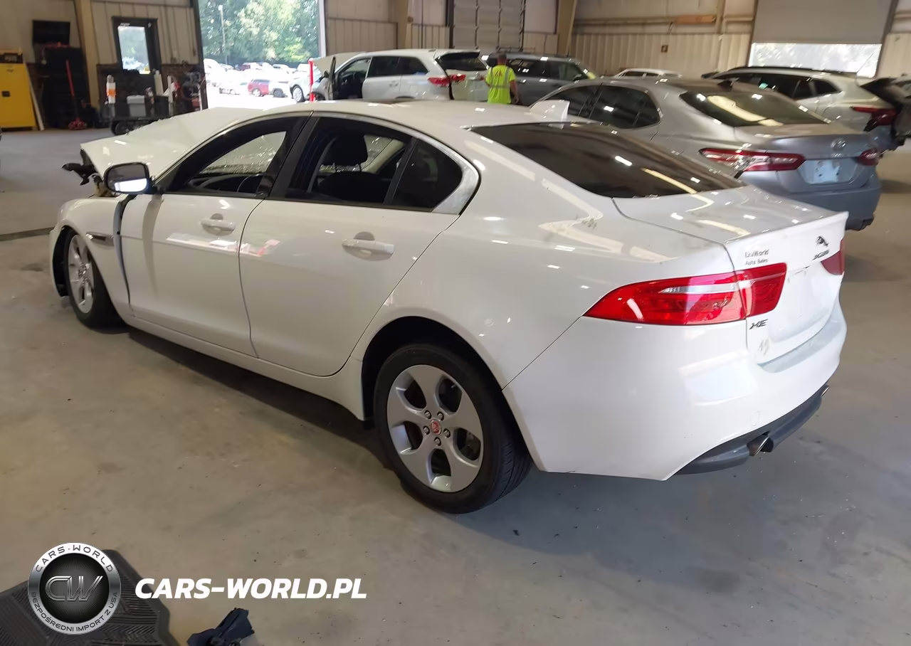 2018 Jaguar Xe 25T VIN:SAJAR4FX5JCP32941 - 3