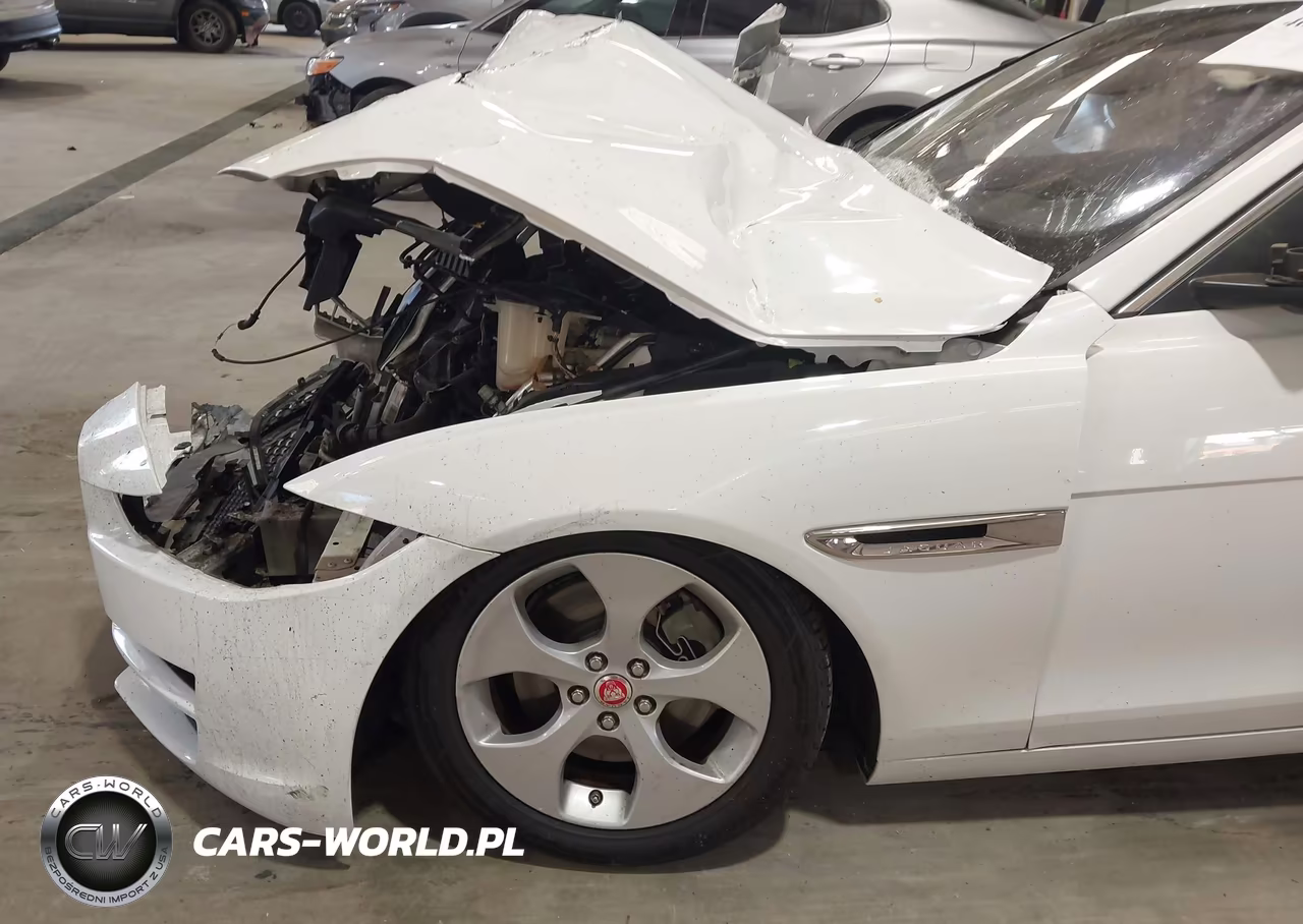 2018 Jaguar Xe 25T VIN:SAJAR4FX5JCP32941 - 6