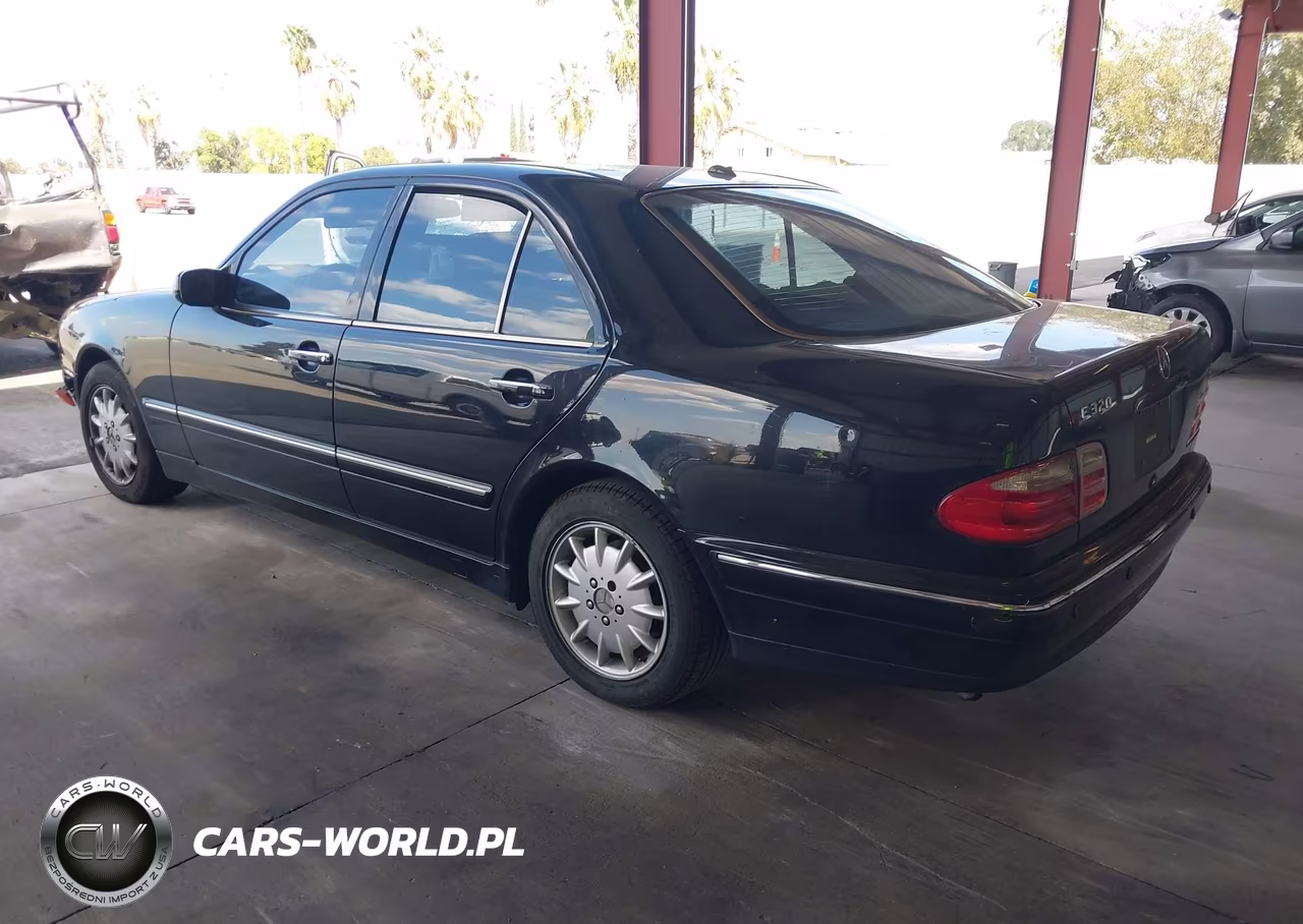 2000 Mercedes-Benz E 320 VIN:WDBJF65J0YB147652 - 3