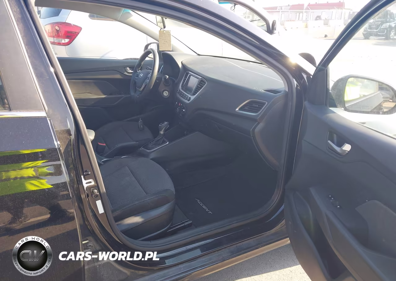 2019 Hyundai Accent Sel VIN:3KPC24A31KE043912 - 5